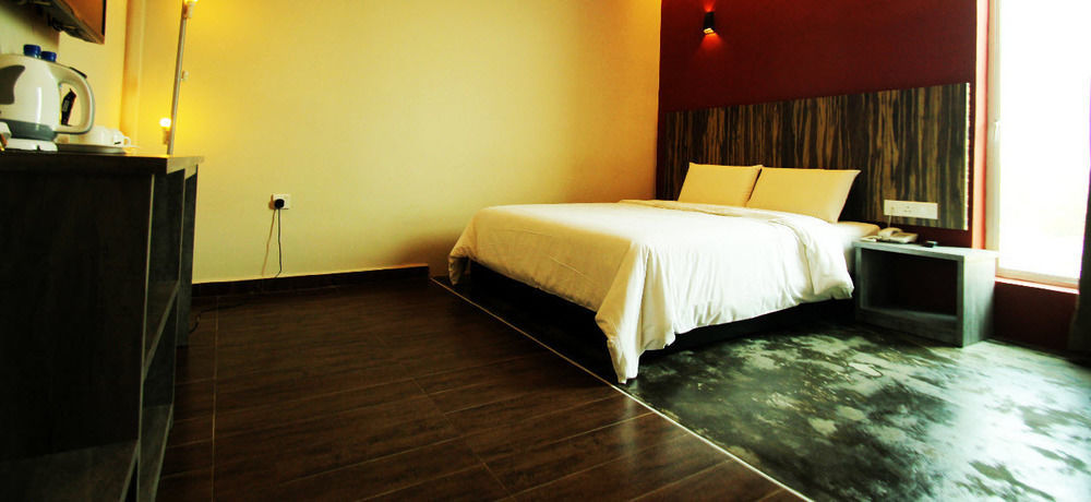 Eastville Residence Kuantan Kültér fotó