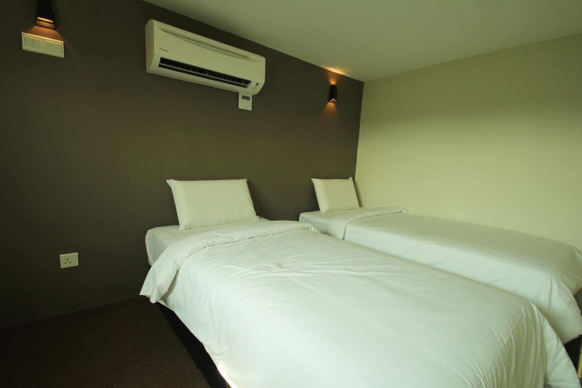 Eastville Residence Kuantan Kültér fotó