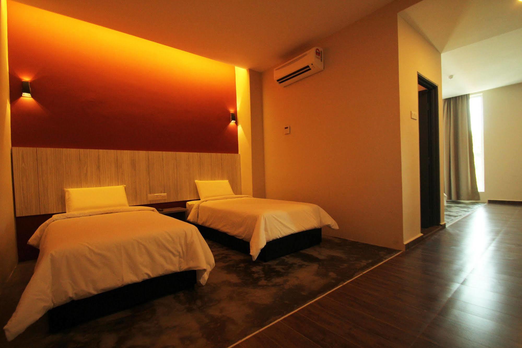 Eastville Residence Kuantan Kültér fotó